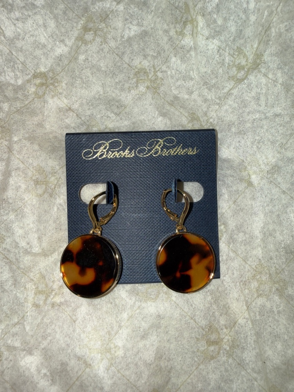 NWOT Brooks Brothers Tortoise Shell Round Earrings